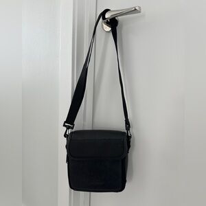 Vintage CASE LOGIC Black Camera Case w Adj. Shoulder Strap & Belt Style